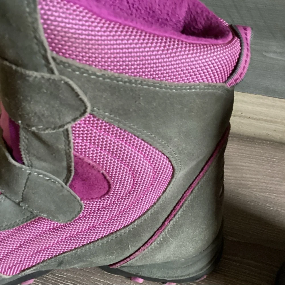 L.L.‎ Bean Kids Pink and Olive Snow Boots